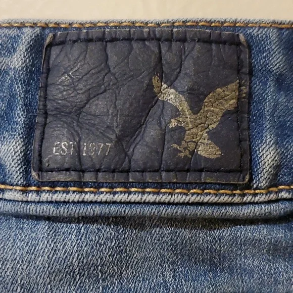 American Eagle Hi-Rise Shortie Jean Shorts - Picture 3 of 5